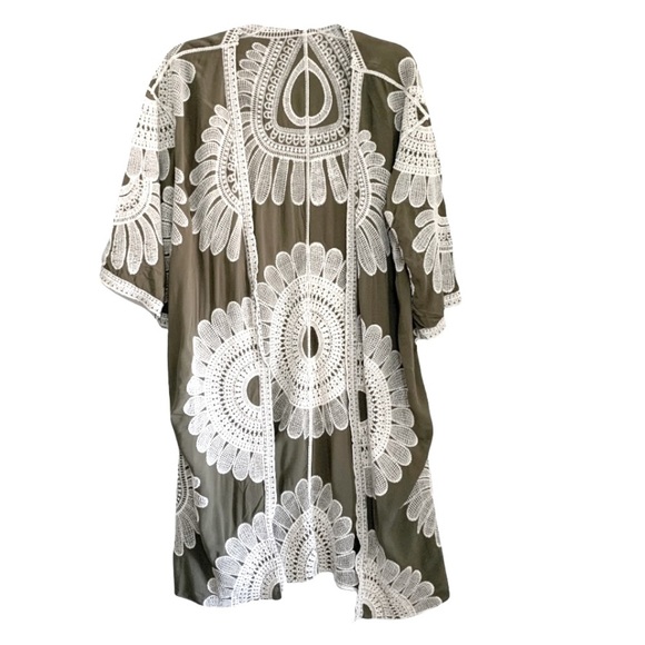 C Est. 1946 Tops - C Est. 1946 Green Ivory All-Over Embroidered Sunflowers Long Kimono XL